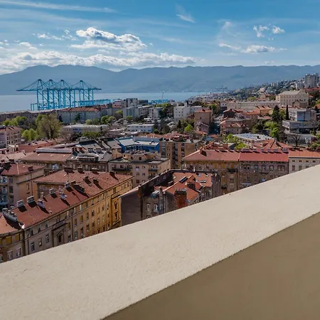 Happy Here Rijeka Exterior photo